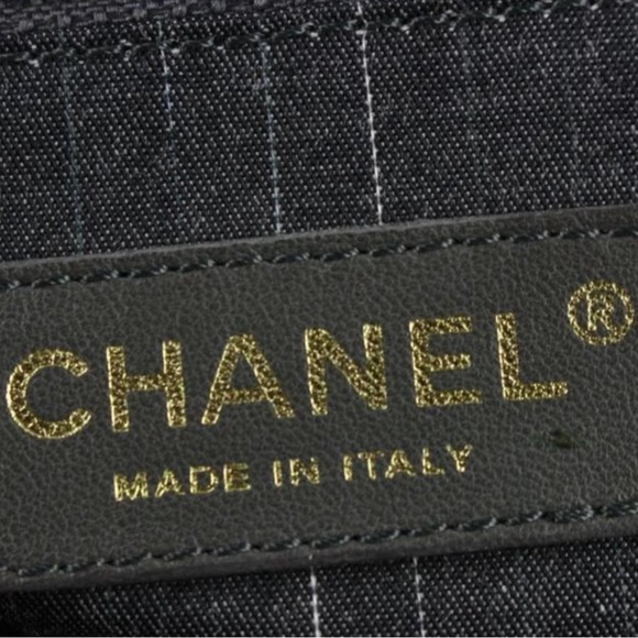 Authentic Chanel Black Suede Reissue Flag Flap - Picture 5 of 12